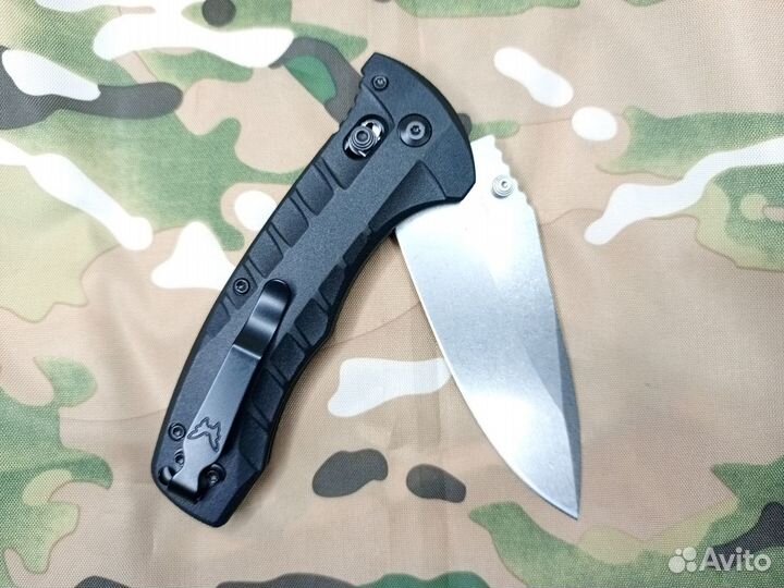 Нож складной Benchmade 