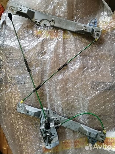 Механизм открывания стекла окна corsa d(3 двери)