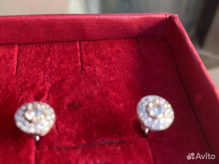 Золотые серьги с бриллиантами