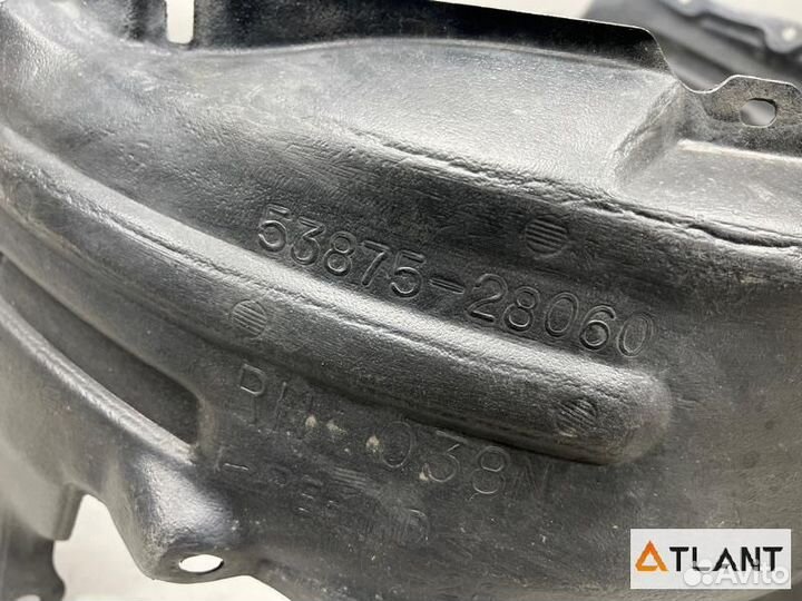 Подкрылок передний правый toyota estima