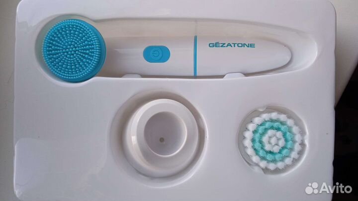 Щетка для чистки лица