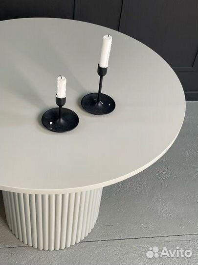 Стол обеденный