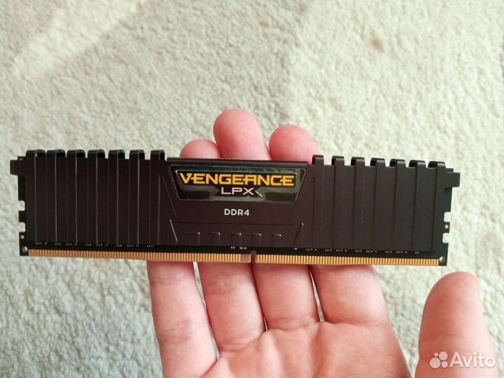 Оперативная память ddr4 8gb 2400 corsaire