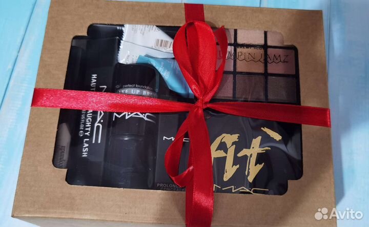 Косметический набор MAC