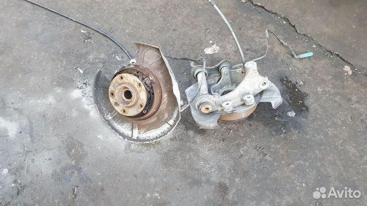 Кулак задний бмв е60 е61