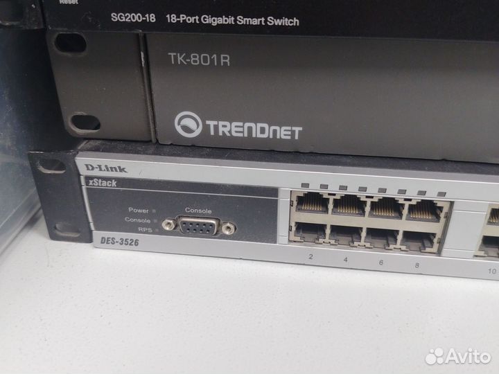 Коммутатор D-Link DES-3526 + KVM-свитч trendnet