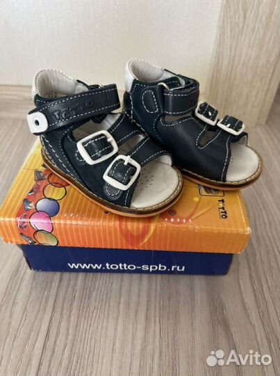 Сандалии totto
