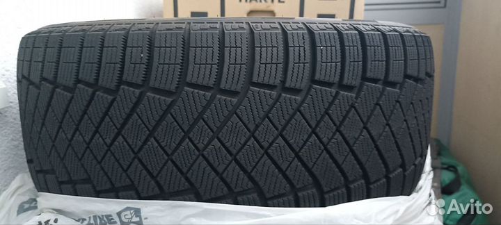 Pirelli Ice Zero FR 235/45 R18