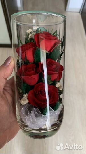 Живые цветы в колбе
