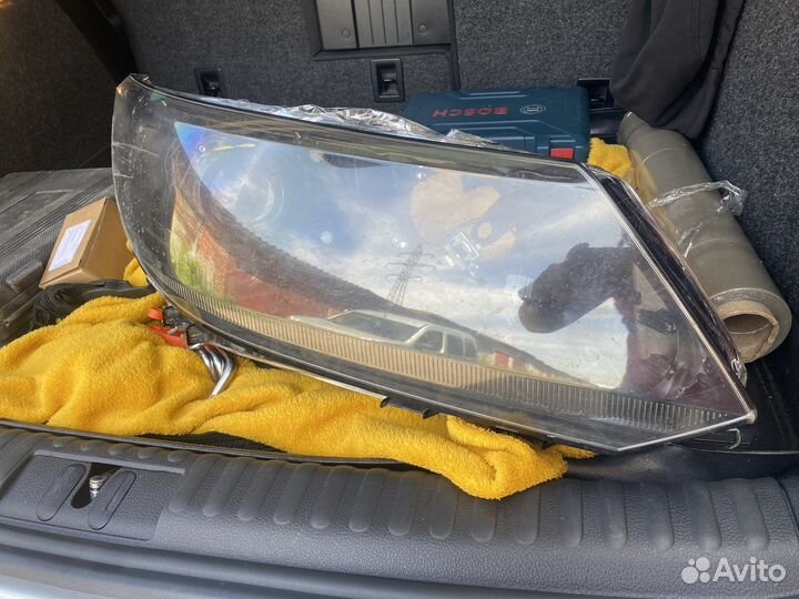 Фара Volkswagen tiguan 1