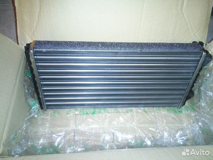 Радиатор отопителя volvo 85104947