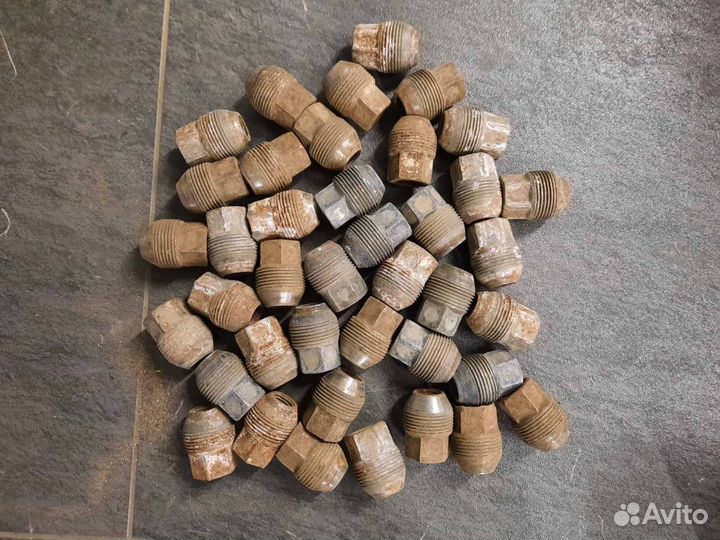 Колесные болты и гайки