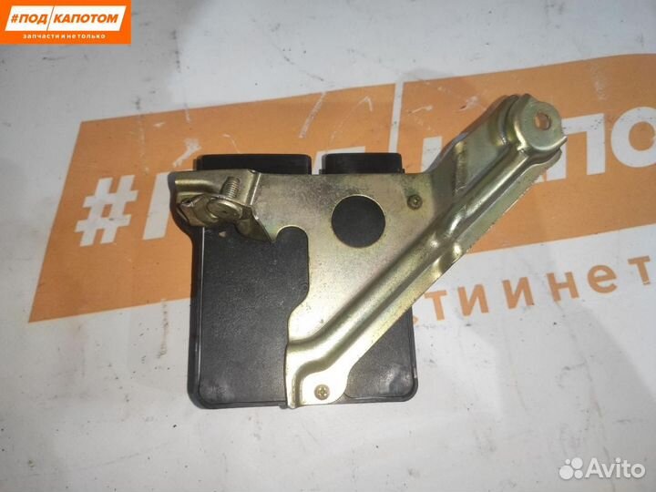 Блок управления форсунками Toyota Avensis