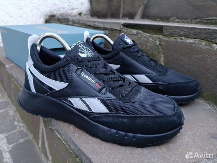 Кроссовки Reebok спортивные