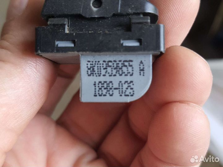 Блок управления стеклоподъемниками Audi A4 B8