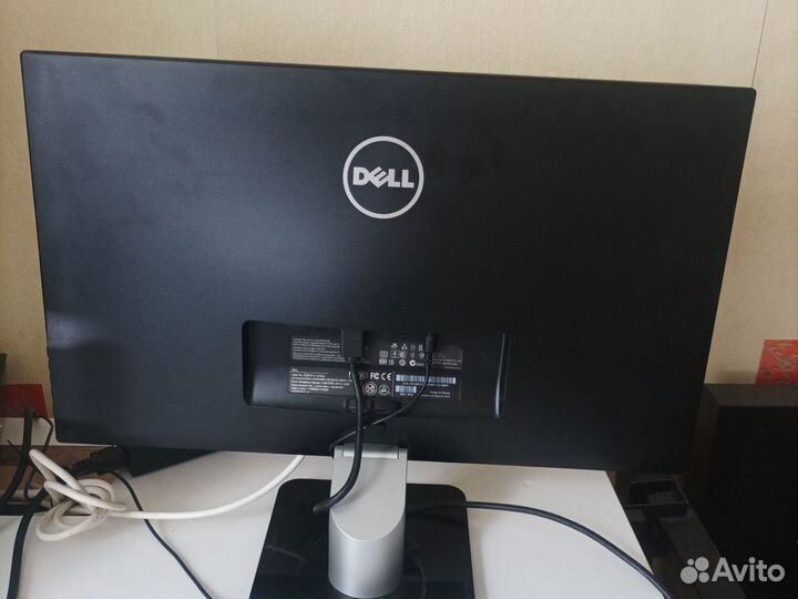 Безрамочный монитор Dell 23 ips