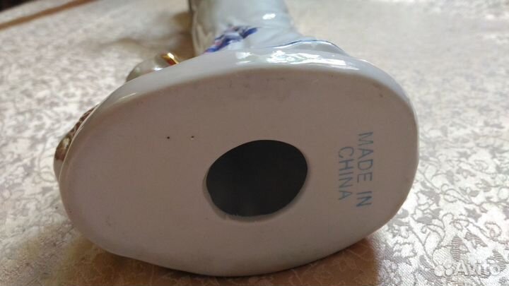 Статуэтка Фарфор. Девушка со скрипкой и с собачкой