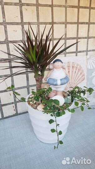 Цветочные композиции с фигурками