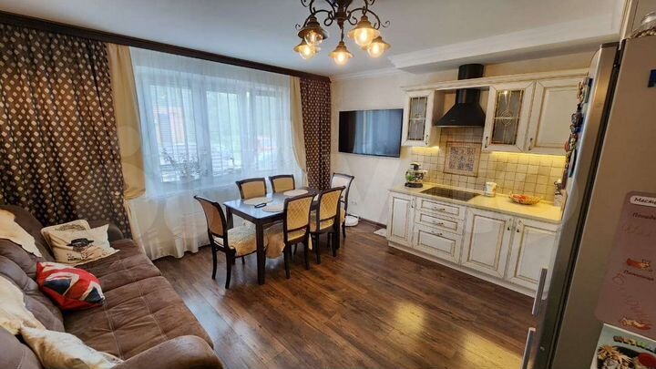 2-к. квартира, 56 м², 1/17 эт.