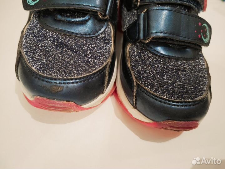 Светящиеся кроссовки для девочки