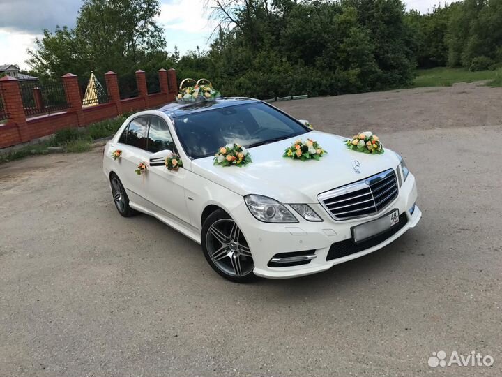 Авто на свадьбу, белоснежный Mercedes-Benz