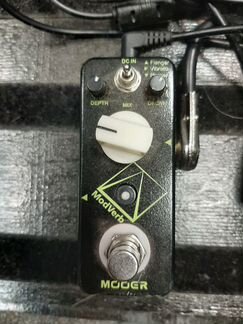 Гитарная педаль модуляция + Reverb Mooer ModVerb