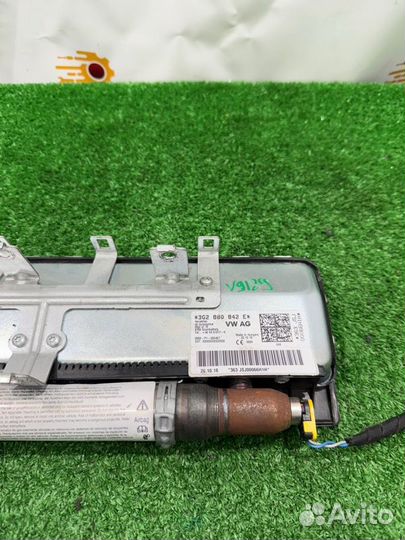 Подушка безопасности в колени передняя левая