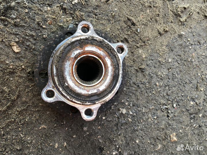 Ступица передняя правая Audi A3 8P 2.0 TDI