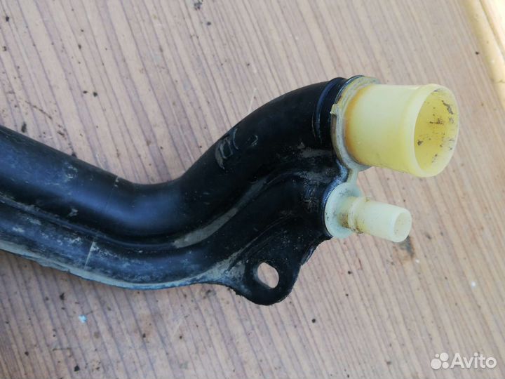 Заливная горловина бензобака Рено Меган 2