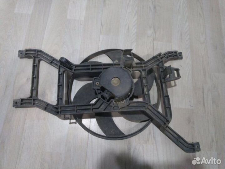 Вентилятор радиатора охлаждения двигателя диффузор