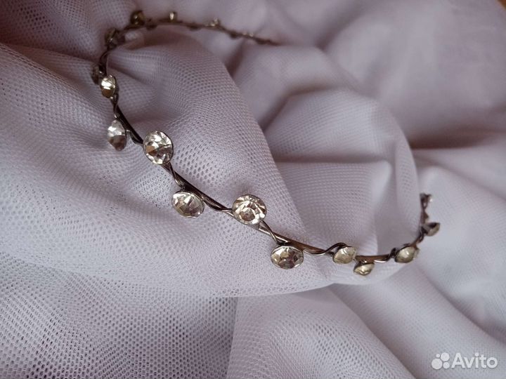 Ободок для волос со стразами