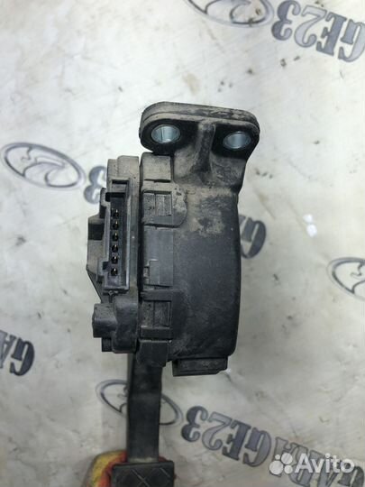 Педаль газа Skoda Fabia