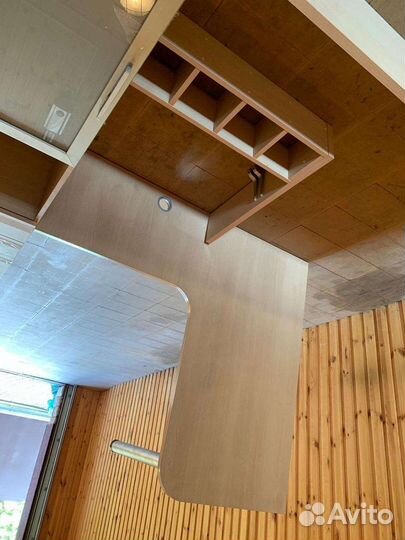 Угловой письменный стол со шкафом