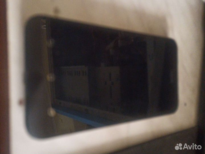 Забронирован Asus ZenFone 2 Lazer 2/8