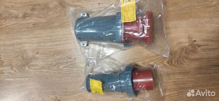Вилка и розетка силовая