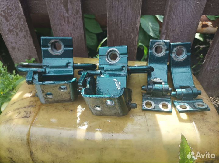 Дверные петли правые Ауди 80 б4