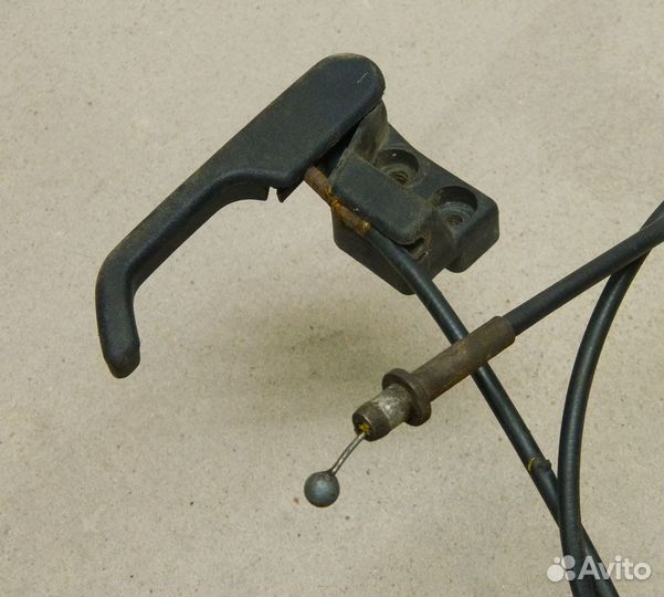 Трос капота VW Golf 2