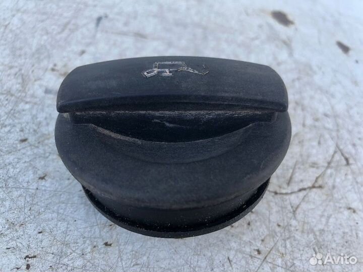 Крышка масло горловины Audi A8 D3 4.2 BGH 2005г