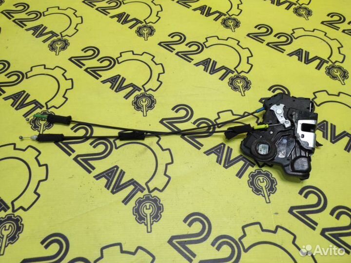 Замок двери передний левый Toyota Camry ACV40