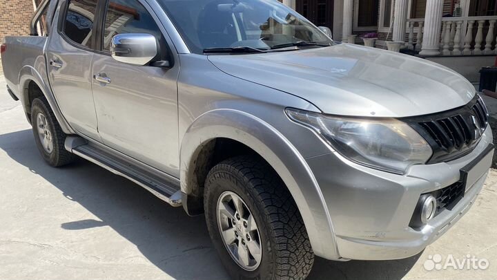 Mitsubishi L200 2.4 AT, 2018, 200 000 км