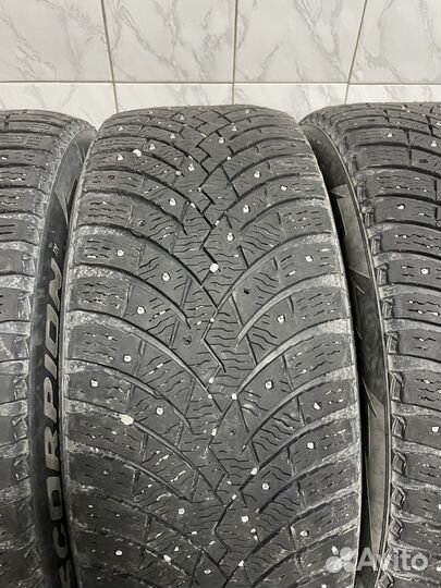 Pirelli Scorpion Ice Zero 2 235/50 R19 103H