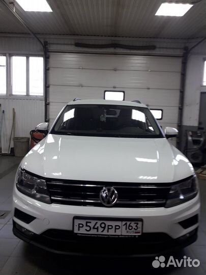 Стекло лобовое VW tiguan с молдингом автостекло