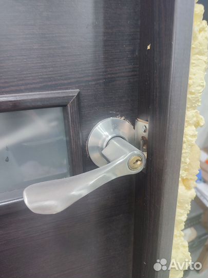 Двери б/у межкомнатные