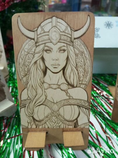 Подставка для телефона из дерева