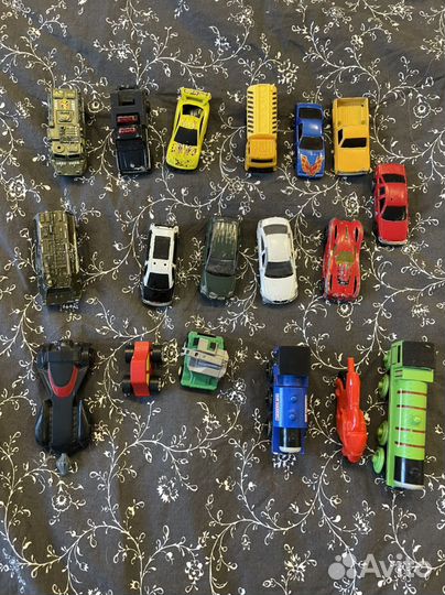 Машинки наборами