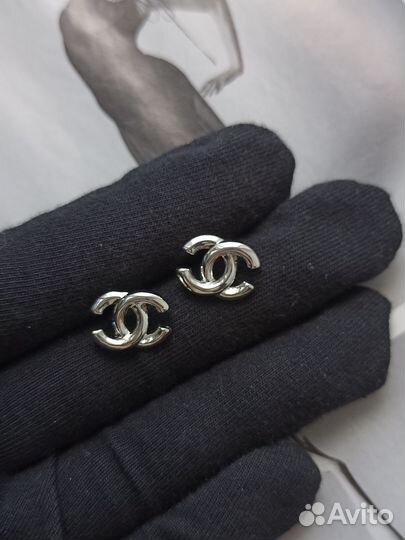 Серьги Chanel пусеты