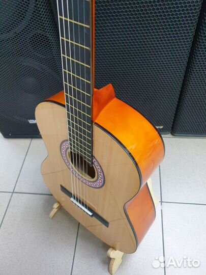 Классическая гитара Homage LC3910