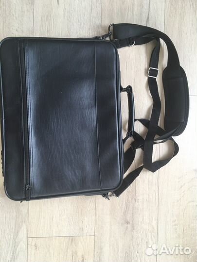 Портфель для ноутбука
