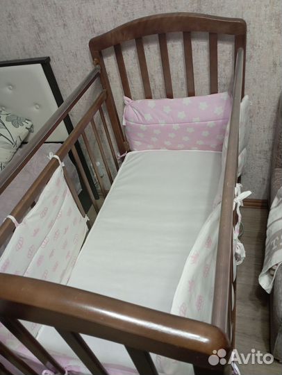 Детская кроватка с маятником и ящиком + матрас