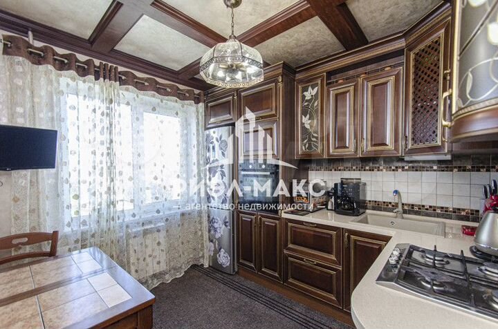 4-к. квартира, 83,3 м², 8/9 эт.